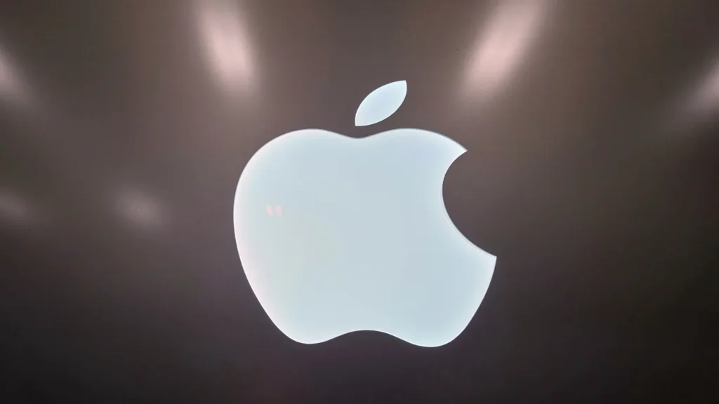 Apple Faces $1.8M Crypto Fraud Lawsuit — Investors Question App Store Security
