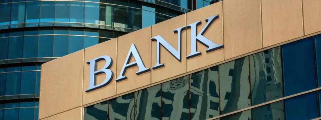 Larry Fink Warns Americans About a Costly Everyday Financial Habit