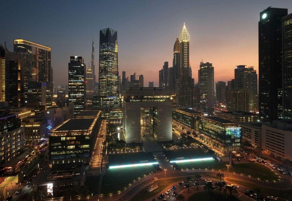 Gulf Markets Turn Mixed as Investors Weigh U.S.-Iran Diplomacy and Hormuz Risks
