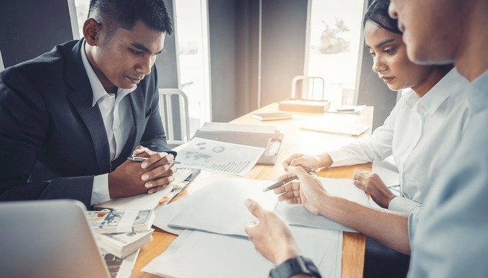 Why Small Businesses Are Quietly Moving Away From Traditional Bank Loans in 2026
