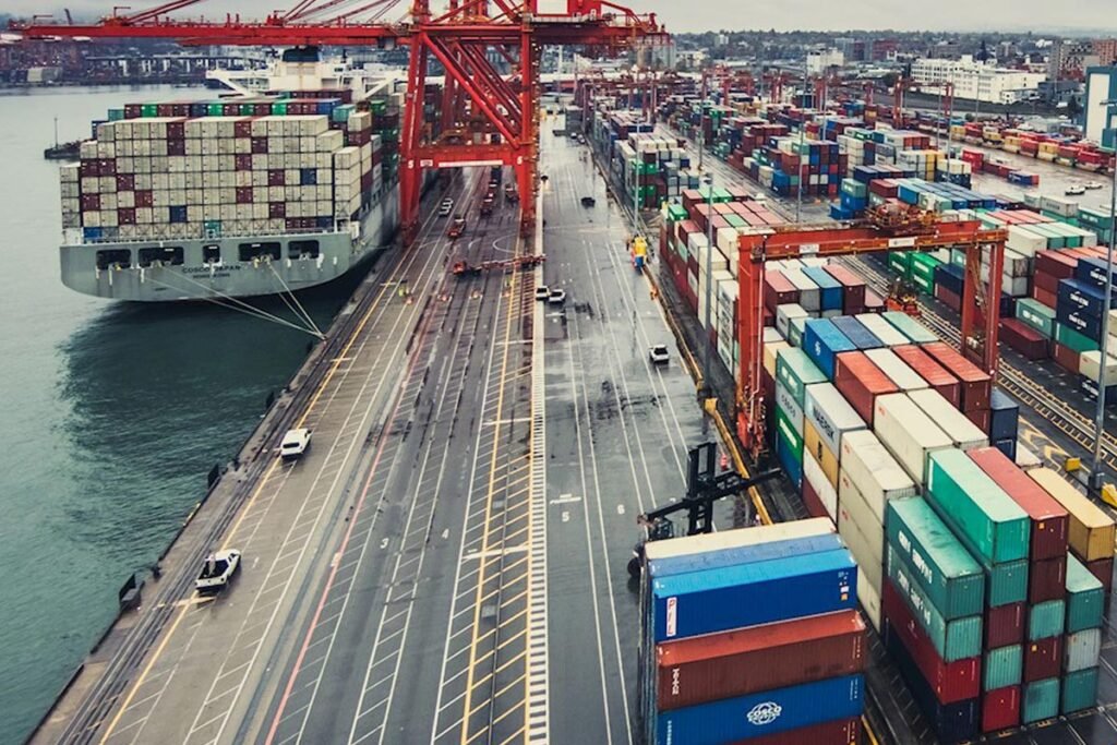 UAE Suspends Iran Trade as Gulf Tensions Rise
