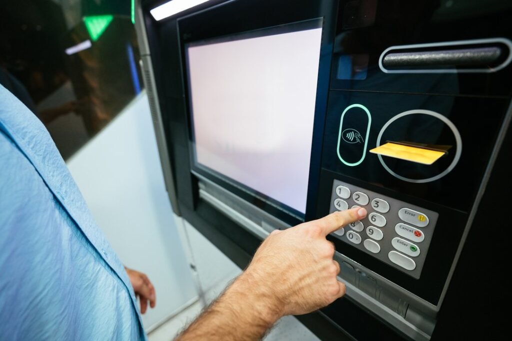 Saudi Arabia Tightens Anti-Crime Oversight on UAE-Bound Bank Transfers