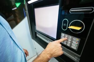 Saudi Arabia Tightens Anti-Crime Oversight on UAE-Bound Bank Transfers